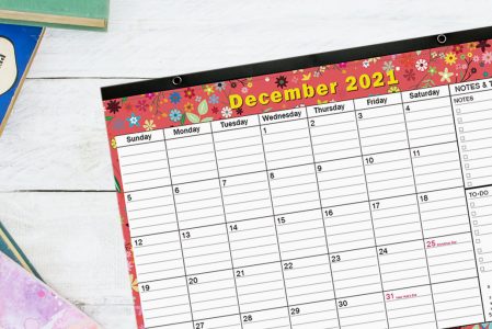 5 Steps to Design a Professional Printed Desktop Calendar to Promote Your Business