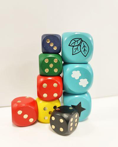 Dice colors face and pips