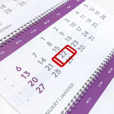 3-month calendar red slider