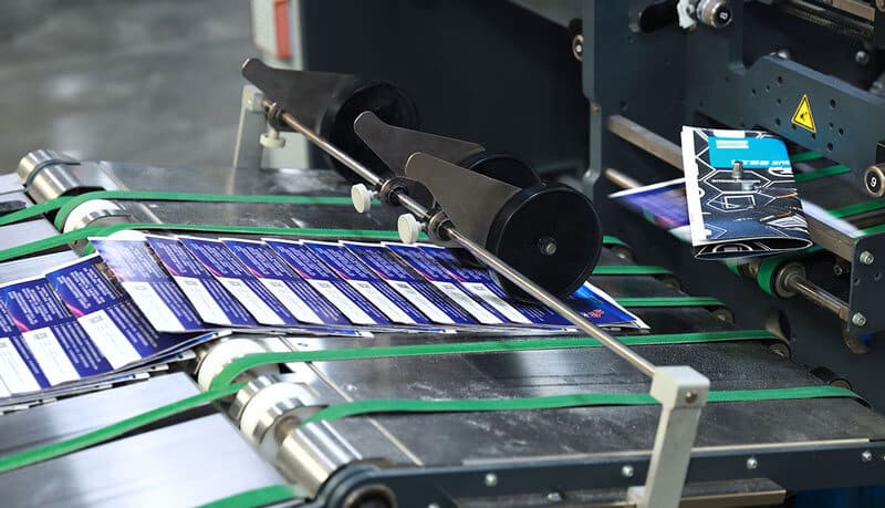 Who uses offset printing services?