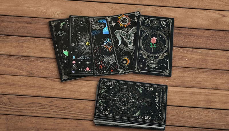 Why-do-people-love-tarot-cards
