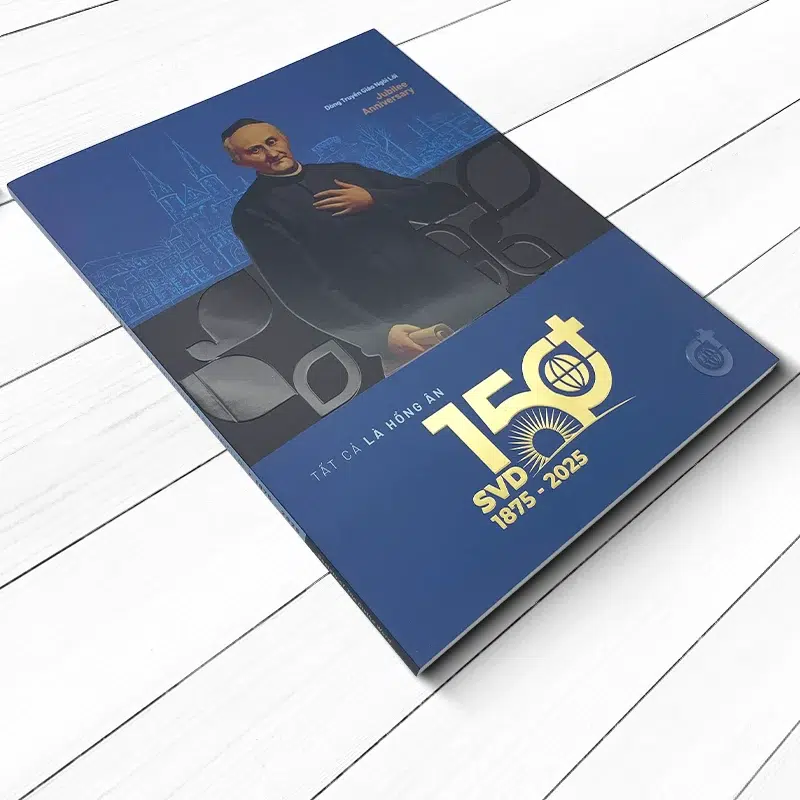 A4 Book Printing with gold foil stamping